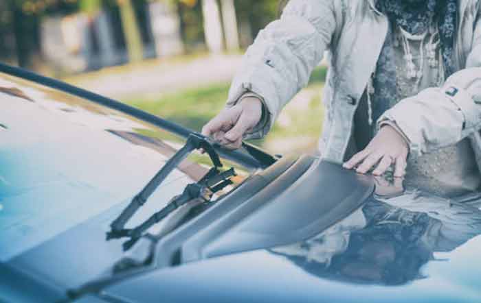 Essential Tips About Auto Glass Replacement
