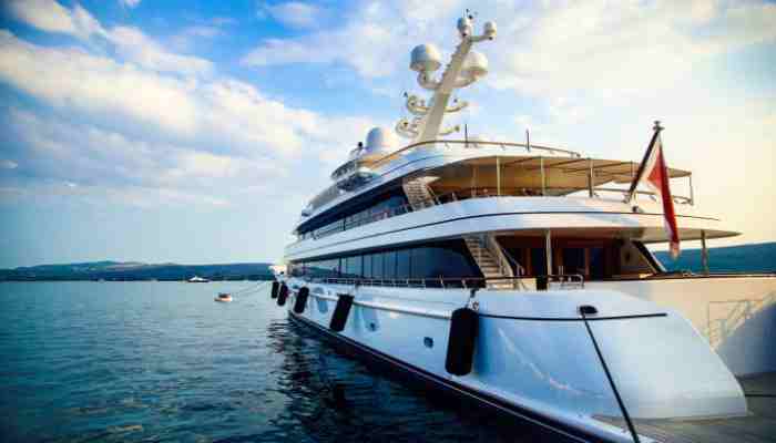 5 Reasons Why You Should Rent a Yacht in Dubai